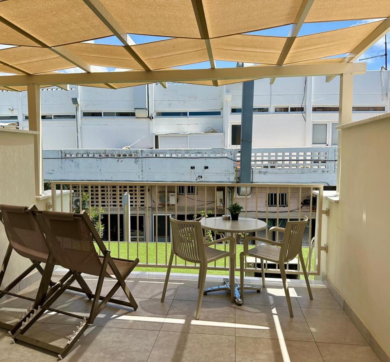 Harbour Lights Studio Apartments Paphos Exterior photo